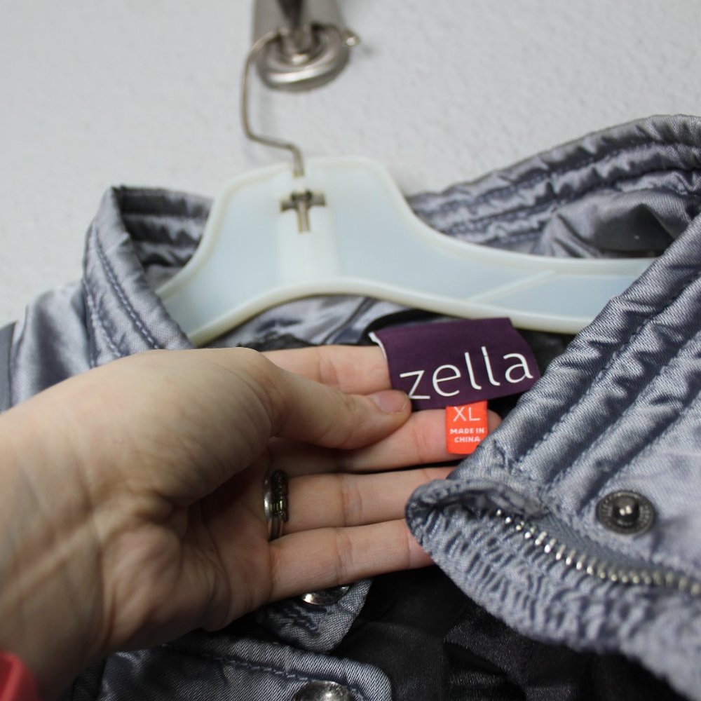 Zella Shiny Grey Zip Up Puffer Bomber Jacket sz XL - Picture 6 of 7